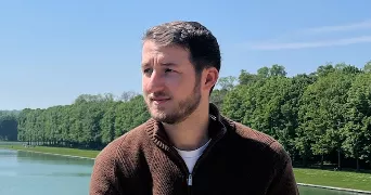 arthur pet sitter à SURESNES 92150