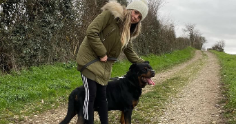 nelly pet sitter à ST PRIEST 69800_6