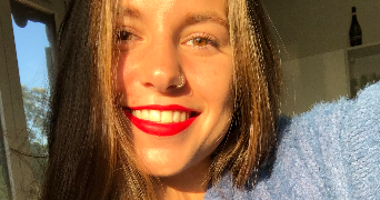 lara pet sitter à ST CYR AU MONT D OR 69450_0