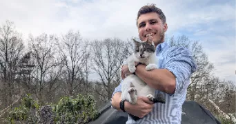 hugo cat sitter à MAUREPAS 78310