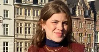 kenza syrine pet sitter à OULLINS 69600