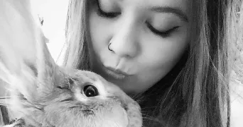 Justine  pet sitter à REGNY 42630