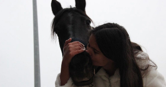 djeneline pet sitter à LAVERUNE 34880_0