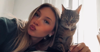 clara pet sitter à  52100