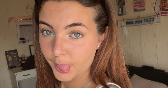 célia pet sitter à MARINGUES 63350_1