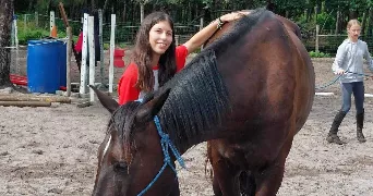 leili pet sitter à LE PORGE 33680