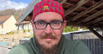 stanislas pet sitter à AUTRECHES 60350