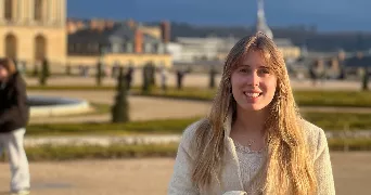 laurien pet sitter à NIMES 30000