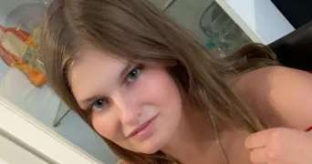 océane pet sitter à VINCEY 88450