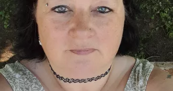 isabelle pet sitter à VIVIERS SUR CHIERS 54260
