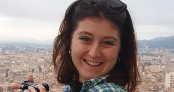 lou-ann pet sitter à MARSEILLE 05 13005