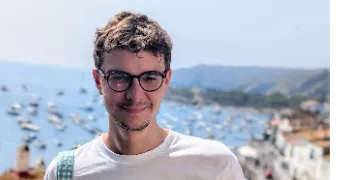 thomas pet sitter à MONTREUIL 93100