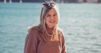 charlotte pet sitter à BOIS COLOMBES 92270