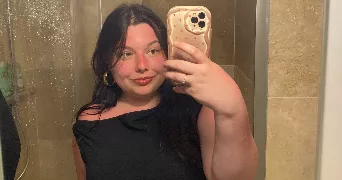candice pet sitter à FONTENAY LE FLEURY 78330