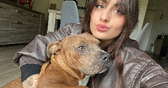 lorie pet sitter à GOND PONTOUVRE 16160_0