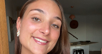 julia rose pet sitter à LE BREUIL SUR COUZE 63340_0