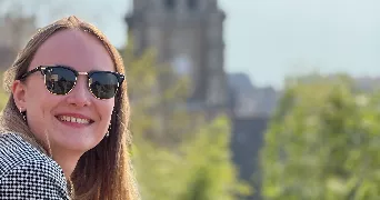 laura pet sitter à ST LO 50000