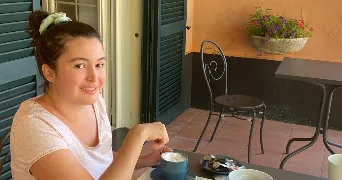 mélanie pet sitter à SERRIS 77700
