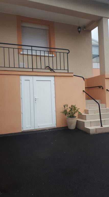 laetitia pet sitter à Villars 42390