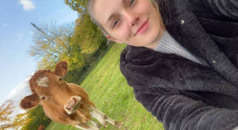 marie pet sitter à VIVIER AU COURT 08440_0