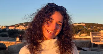romane pet sitter à LA TRONCHE 38700