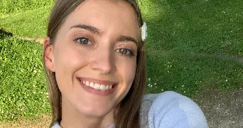 Miryam pet sitter à Paris 75016