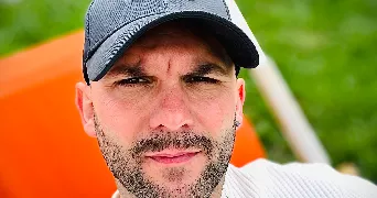 jerome pet sitter à ST ETIENNE DU ROUVRAY 76800