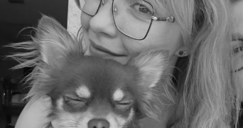 alycia pet sitter à VILLIERS LE MORHIER 28130_0