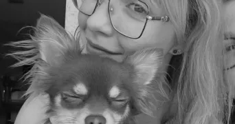 alycia pet sitter à VILLIERS LE MORHIER 28130