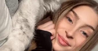 faustine pet sitter à LES ANGLES 30133