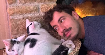 lucas pet sitter à CRY 89390