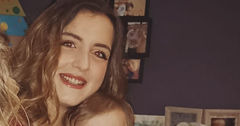 laurine pet sitter à AMBARES ET LAGRAVE 33440_0