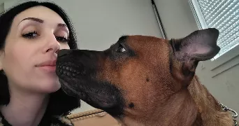 charlotte pet sitter à TRELISSAC 24750