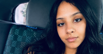carla pet sitter à  91250