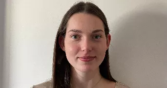 maëlis pet sitter à OMBREE D ANJOU 49420