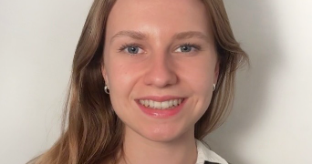louise pet sitter à LYON 04 69004_0