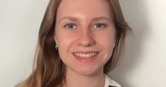 louise pet sitter à LYON 04 69004