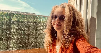 stéphanie pet sitter à NIMES 30000