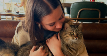 elise pet sitter à CAILLOUX SUR FONTAINES 69270_1