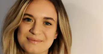 rebecca pet sitter à ST CYR SUR LOIRE 37540