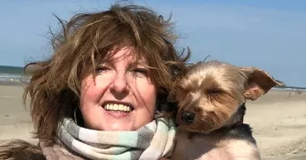 annie dog sitter à WARSY 80500