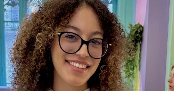 dania pet sitter à VENISSIEUX 69200