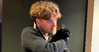 pierre pet sitter à  53000