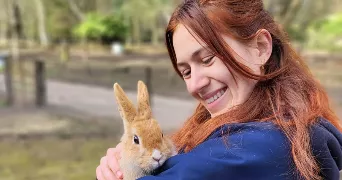 zoé pet sitter à AIREL 50680