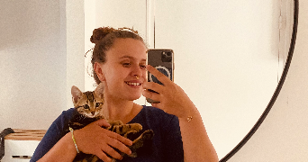 léa pet sitter à ST PIERRE DU PERRAY 91280_0