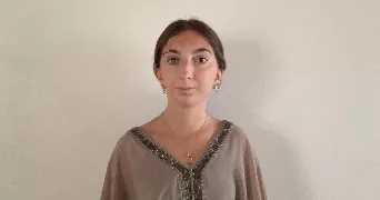 claudia pet sitter à LYON 01 69001