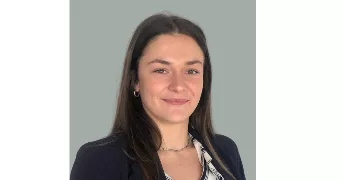 chloé pet sitter à CHEMILLE EN ANJOU 49120