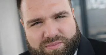 bastien pet sitter à Évette-Salbert 90350