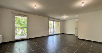 bryan et pet sitter à ALTHEN DES PALUDS 84210_0