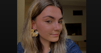 marie pet sitter à  30900